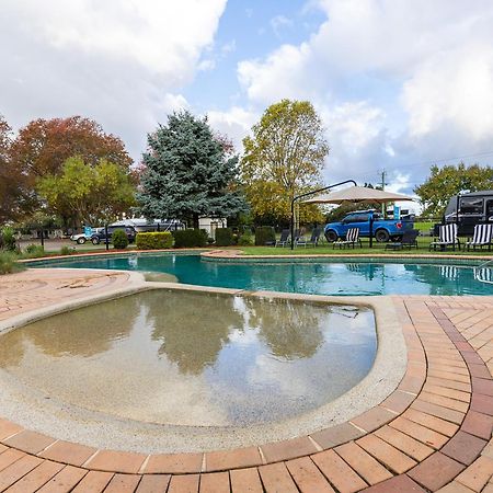 Nrma Bairnsdale Riverside Holiday Park Exterior photo